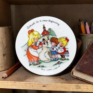 1986 Avon Joan Walsh Anglund Plate with 22K Gold Trim